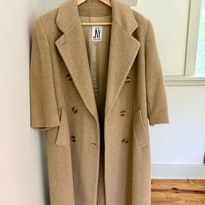 Stunning Vintage Jones New York (JNY) Wool Camel Coat